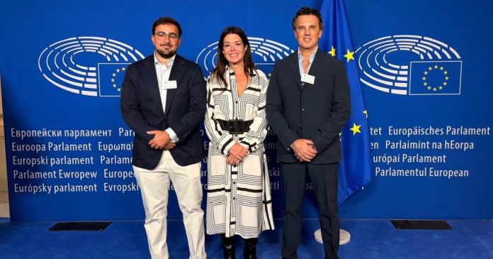 AVVAPRO lleva la voz del sector al Parlamento Europeo para defender una regulación equilibrada de la vivienda turística