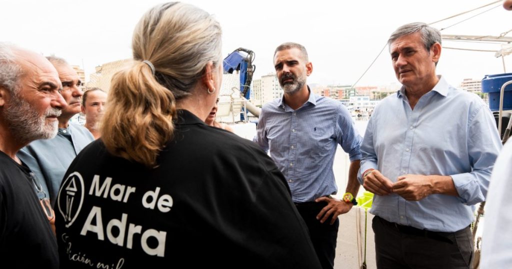 La Junta pone en valor en Adra (Almería) los más de 9,5 millones en nuevas ayudas al sector pesquero andaluz