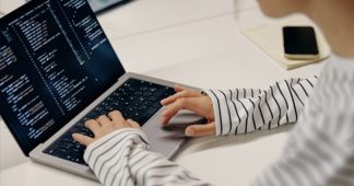 UGT Andalucía alerta de que la Inteligencia Artificial abre una nueva brecha digital