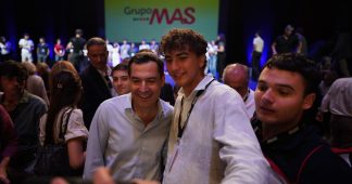 Moreno presenta a los jóvenes una Andalucía propicia para que innoven y plasmen todo su talento
