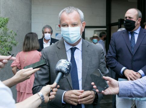Franquis anuncia la apertura de un diálogo con agentes de las islas para definir la estrategia de movilidad