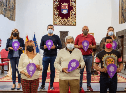 Las concejalías reciben el distintivo “Punto violeta”