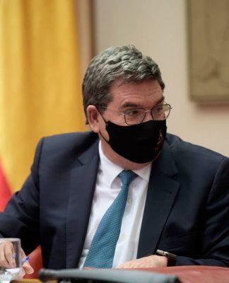 Escrivá propone un incentivo de hasta 12.000 euros por cada año que se retrase la jubilación