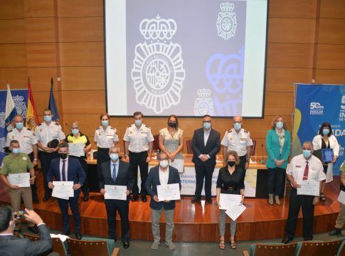 Los profesionales de Seguridad reciben el reconocimiento de la Policía Nacional por su labor durante la pandemia