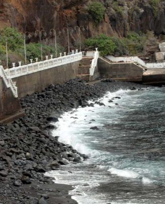 El pleno del ayuntamiento de Icod de Los Vinos aprueba instar a Costas y al Gobierno de Canarias a la urgente resposición de la arena natural de la Playa de San Marcos