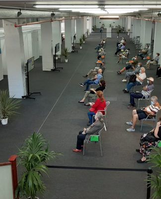 Una de cada tres personas residentes en Canarias ha recibido al menos una dosis de la vacuna contra la COVID-19