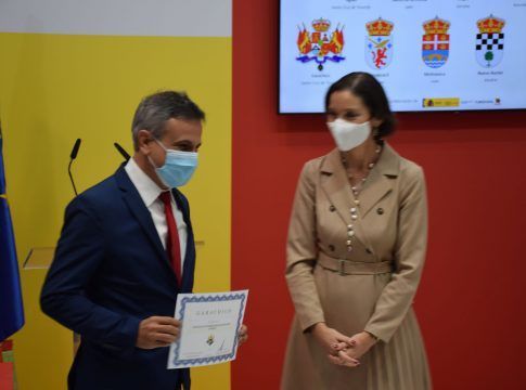 Agulo (La Gomera) y Garachico (Tenerife), reciben en FITUR su acreditación oficial como uno de los Pueblos más Bonitos de España