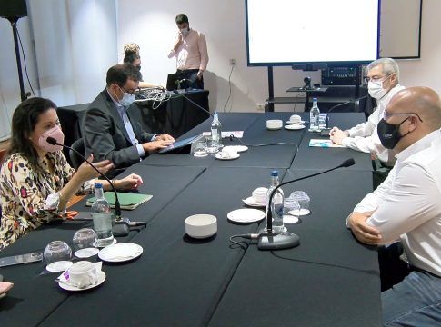 Castilla se compromete a trasladar al Consejo de Gobierno las peticiones de los hosteleros de Tenerife