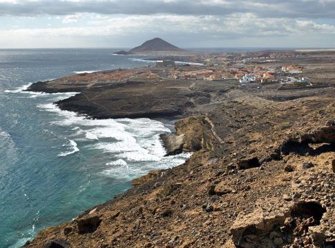 Canarias solicita al Estado la creación de la Comisión de la Demarcación Marítima-Terrestre de Canarias