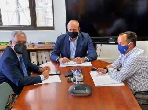 Arriaga presenta a Fepeco las actuaciones que lleva a cabo en materia de carreteras