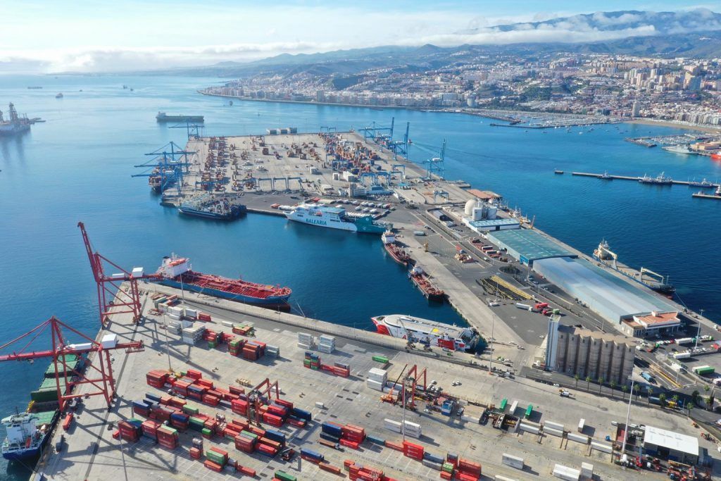 El CEST llama a la acción a todas las instituciones públicas para resolver el colapso del puerto de Los Cristianos