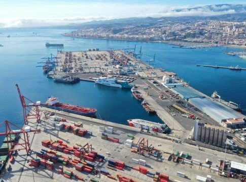 El CEST llama a la acción a todas las instituciones públicas para resolver el colapso del puerto de Los Cristianos