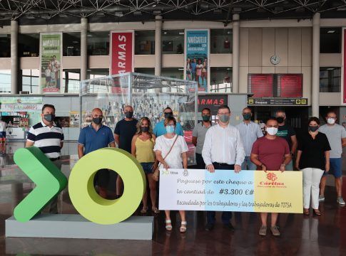 Los empleados de Titsa recaudan 3.300 euros para el Banco de Alimentos de  Cáritas