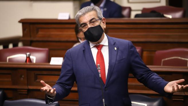 Vicepresidente de Canarias ve una "canallada" la subida del precio de la luz e insta al Estado a "intervenir"