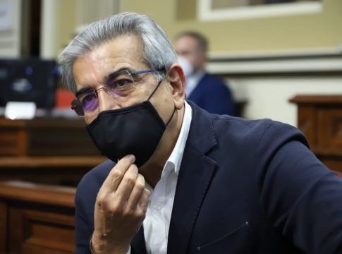 El Gobierno ha movilizado ya cerca de 30 millones de euros para atender a los afectados por la emergencia volcánica