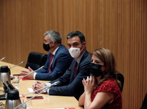 El Gobierno aprobará más medidas para reducir el impacto del coste de la luz