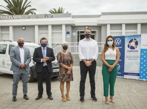 La Asociación Parkinson Gran Canaria dispondrá de un vehículo adaptado gracias a la colaboración de la Fundación «la Caixa» y Domingo Alonso Group