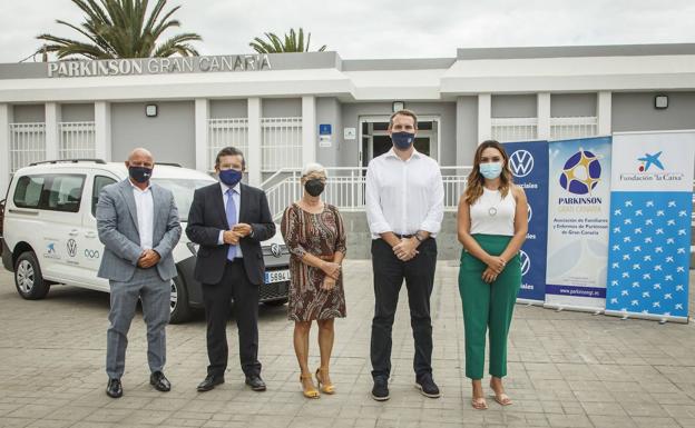 La Asociación Parkinson Gran Canaria dispondrá de un vehículo adaptado gracias a la colaboración de la Fundación «la Caixa» y Domingo Alonso Group