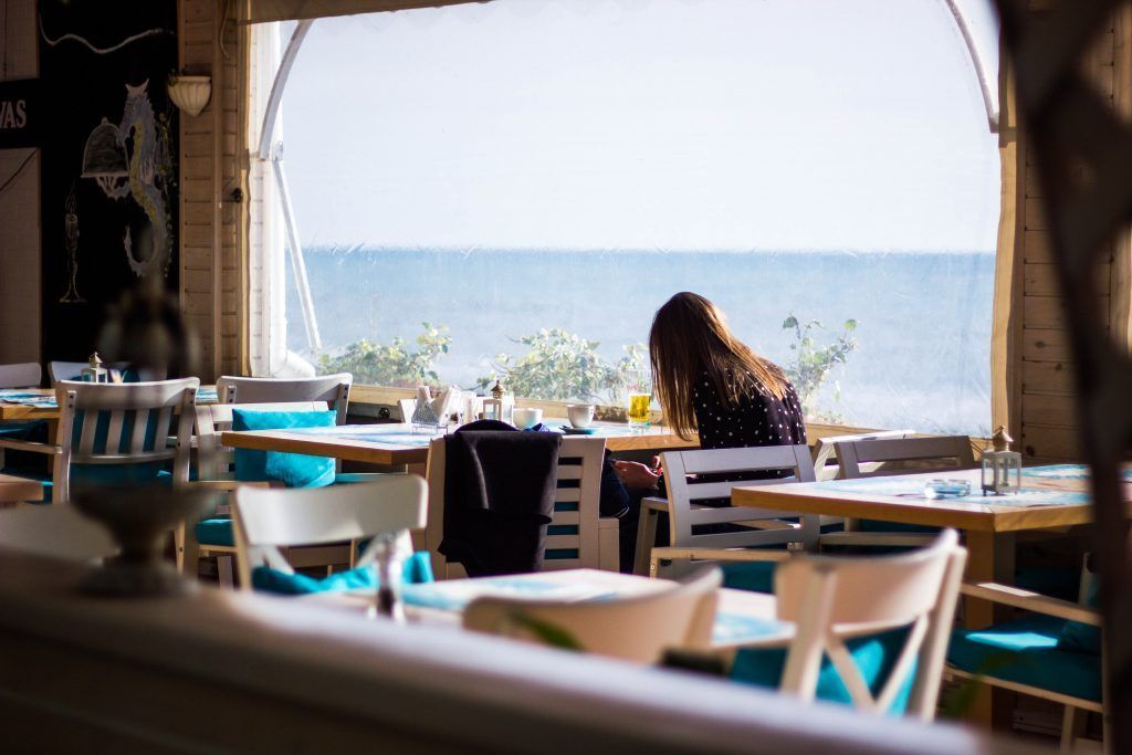 Canarias registró más de 37.300 contratos en hostelería durante este verano, un 128% más que el año pasado