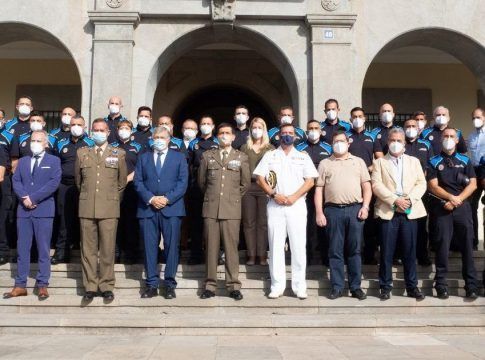 El puerto de Santa Cruz de Tenerife se refuerza con la incorporación de casi una veintena de policías portuarios