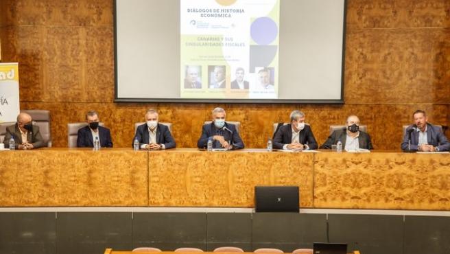 Cuatro presidentes de Canarias abogan por la unidad en la defensa del REF y recuerdan que no es un privilegio