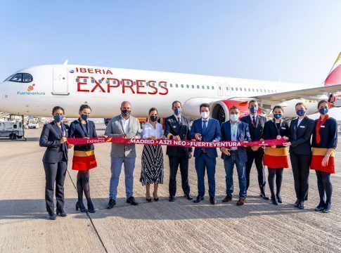 Iberia Express bautiza uno de sus nuevos aviones A321Neo con el nombre de Fuerteventura