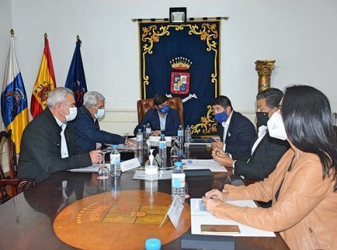 Alcaldes del Sur se reúnen con el CEST para consensuar demandas sobre los problemas de la comarca