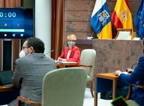 Máñez presenta unas cuentas para la recuperación centradas en el empleo, tejido productivo y transformación digital
