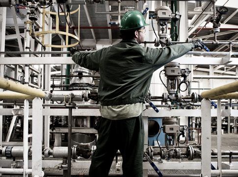 El crecimiento de la cifra de negocios de la industria andaluza roza el 36%, el doble que la media nacional