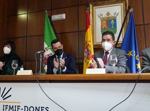 Moreno valora la apuesta de la Junta por el acelerador de partículas, que sitúa a Andalucía a la vanguardia en ciencia e innovación
