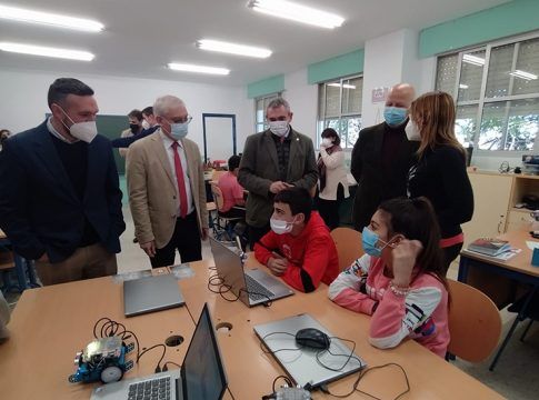 Educación contrata 60 especialistas en Cádiz como medida para paliar el fracaso escolar