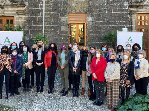 El IAM ofrece a las asociaciones de mujeres un plan formativo para la elaboración de proyectos