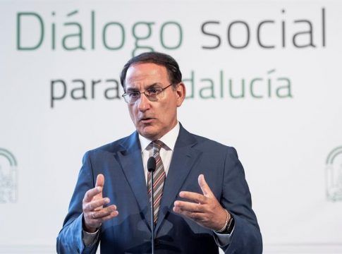 El presidente de la CEA critica subir ahora las cuotas de los autónomos