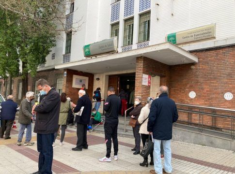 Satse Sevilla alerta del "desbordamiento" de la primaria con Enfermería "sin recursos"