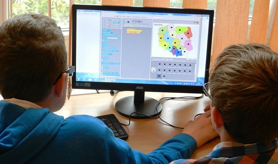 Andalucía, reconocida como referente del proceso de transformación digital en los centros educativos ￼