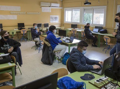 93 centros docentes públicos de FP empezarán a dar cursos para acreditar certificados de profesionalidad￼