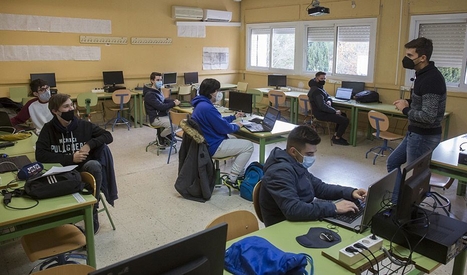 93 centros docentes públicos de FP empezarán a dar cursos para acreditar certificados de profesionalidad￼