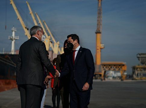 Moreno destaca la inversión de 78 millones de euros en tres años para transformar los puertos andaluces, motor de desarrollo y creación de empleo￼