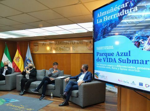 Marín destaca el Parque Subacuático de Almuñécar como ejemplo de cómo desestacionalizar el destino￼