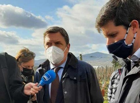 Luis Planas expresa la necesidad de incentivar la agricultura del carbono 