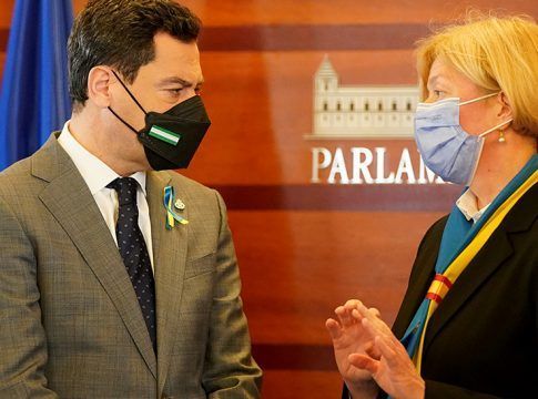 Moreno traslada a la cónsul de Ucrania, a ONG y entidades el apoyo de Andalucía al pueblo ucraniano