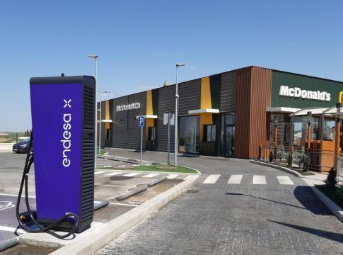 Endesa X y McDonald’s inauguran puntos de recarga ultrarrápida para vehículos eléctricos en varias ciudades
