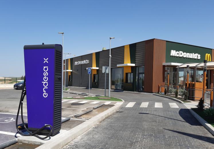 Endesa X y McDonald’s inauguran puntos de recarga ultrarrápida para vehículos eléctricos en varias ciudades