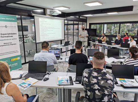 Más de quinientas acciones formativas gratuitas en nuevas tecnologías para siete mil trabajadores y desempleados de toda Andalucía
