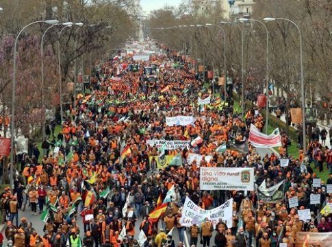 El campo inunda Madrid en una manifestación histórica