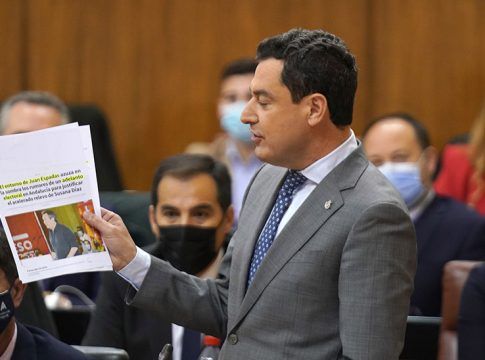 Moreno anuncia ayudas a las empresas que trabajan con la Junta para paliar la escalada de precios