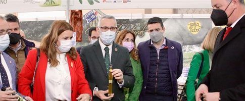 El sector oleícola onubense se cita en Beas de la mano de Diputación con la primera Feria Provincial del Aceite de Oliva