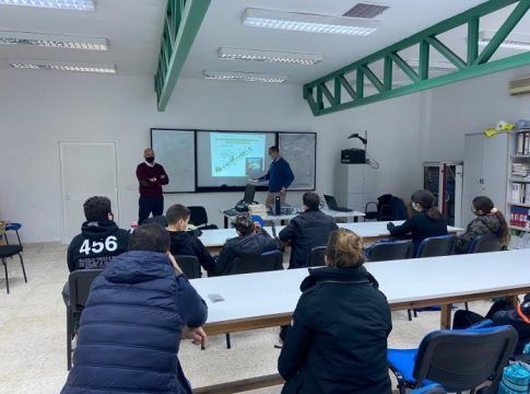 Escolares del CEIP Ángeles Martín Mateo conocen las claves de la sostenibilidad de la planta de Cementos Portland Valderrivas en Alcalá de Guadaíra