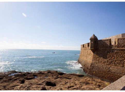 Cádiz: el mar, su gente, su bahía, su historia y sus ganas de vivir