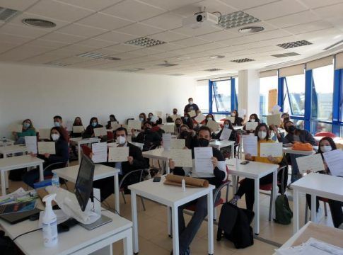 Ayudas directas a empresas que contraten a jóvenes y mayores de 45 años